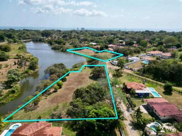 6 TERRENOS EN CORONADO FRENTE AL LAGO JUNTOS O SEPARADOS EN VENTA