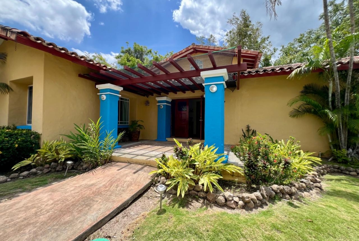 PUNTA BARCO CASA EN VENTA