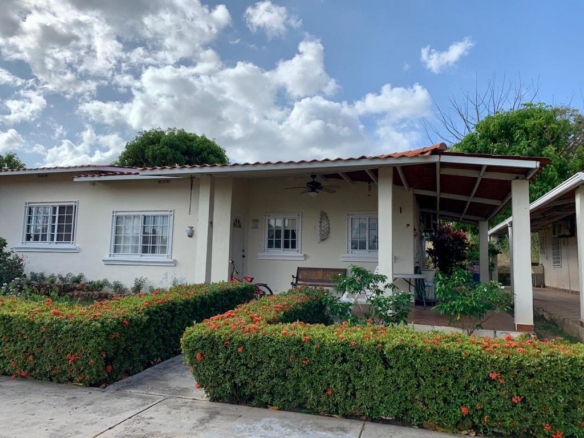 LAS LAJAS PH VILLAS DE MONTAÑESA 2