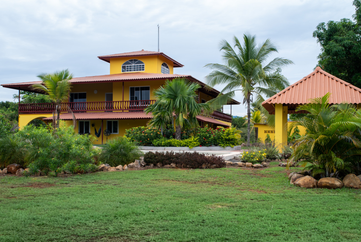 Se Vende Espectacular Villa Campestre en El Copecito: buen clima, vistas al mar y montaña