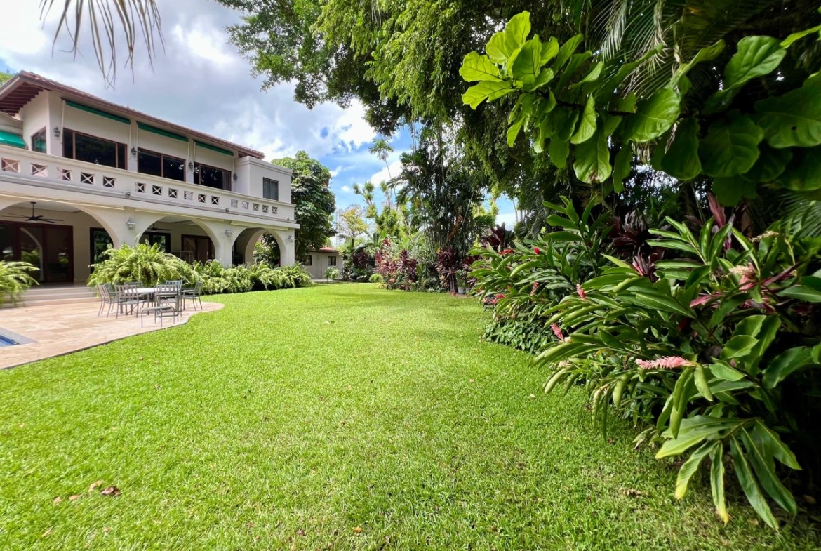 ALTOS DEL GOLF MANSIÓN EN VENTA O ALQUILER