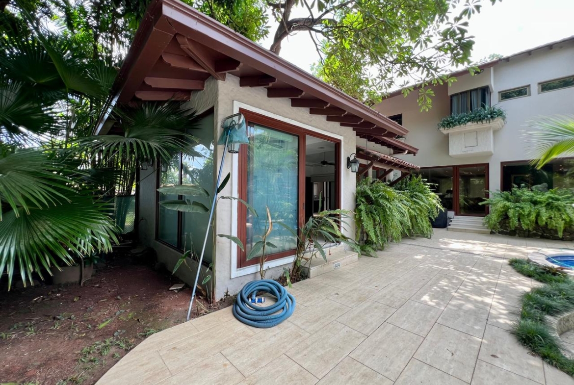 ALTOS DEL GOLF MANSIÓN EN VENTA O ALQUILER