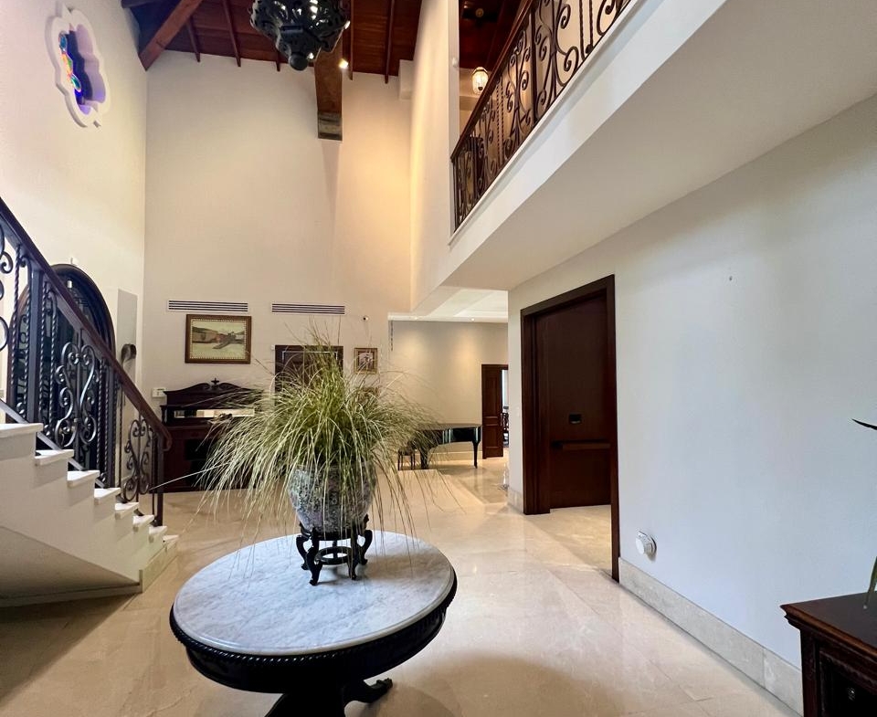 ALTOS DEL GOLF MANSIÓN EN VENTA O ALQUILER