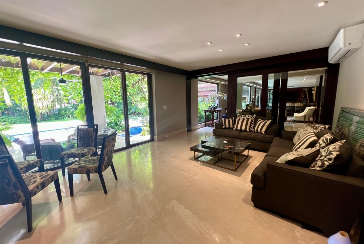 ALTOS DEL GOLF MANSIÓN EN VENTA O ALQUILER
