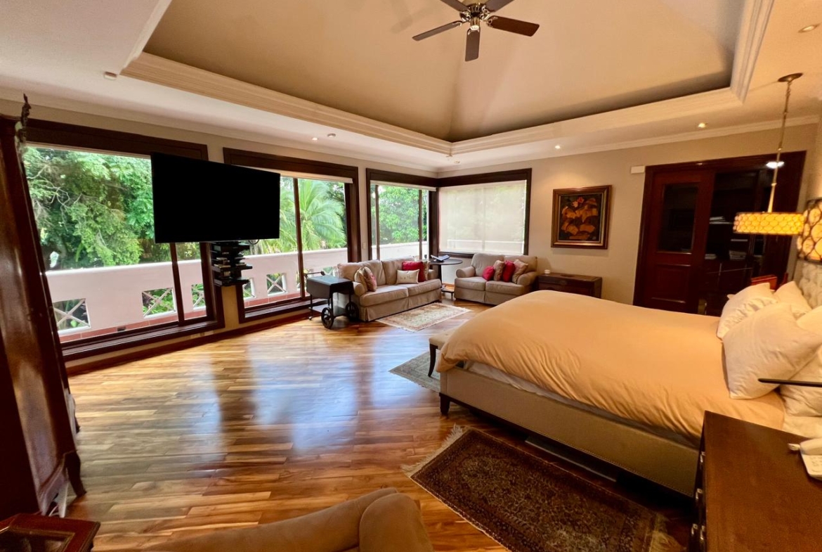 ALTOS DEL GOLF MANSIÓN EN VENTA O ALQUILER