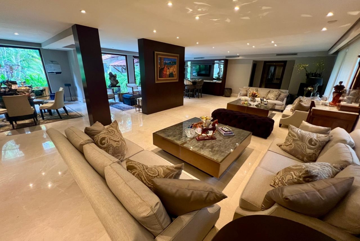 ALTOS DEL GOLF MANSIÓN EN VENTA O ALQUILER