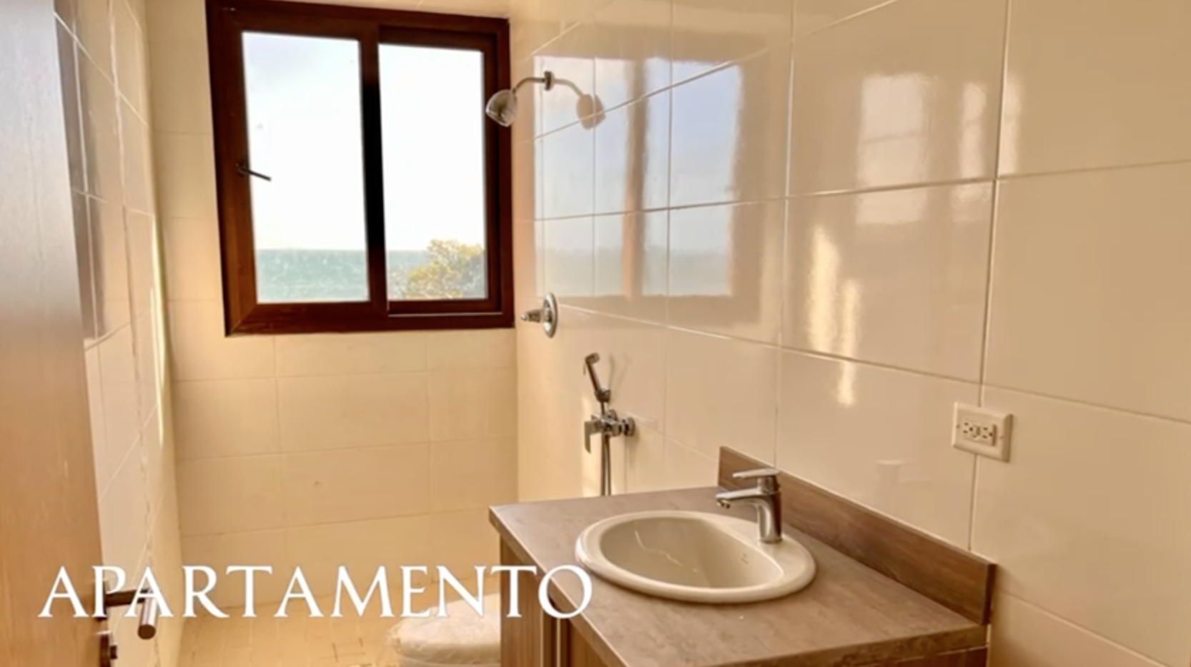 OPORTUNIDAD DE INVERSION – PROYECTO DE APTOS. FRENTE AL MAR Y RIO