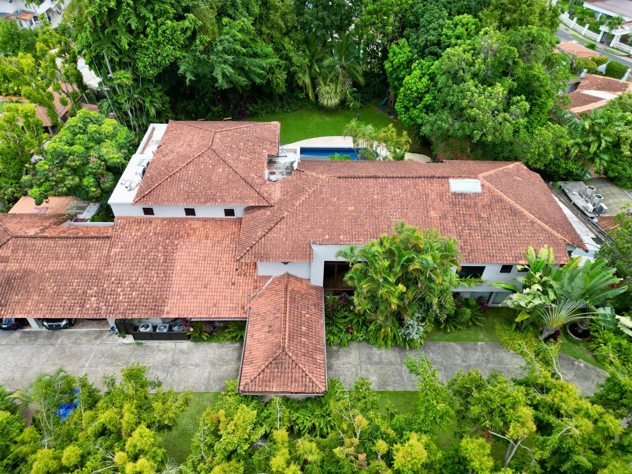 WhatsApp Image 2026-06-19 at 3.38.33 PM ALTOS DEL GOLF MANSIÓN EN VENTA O ALQUILER