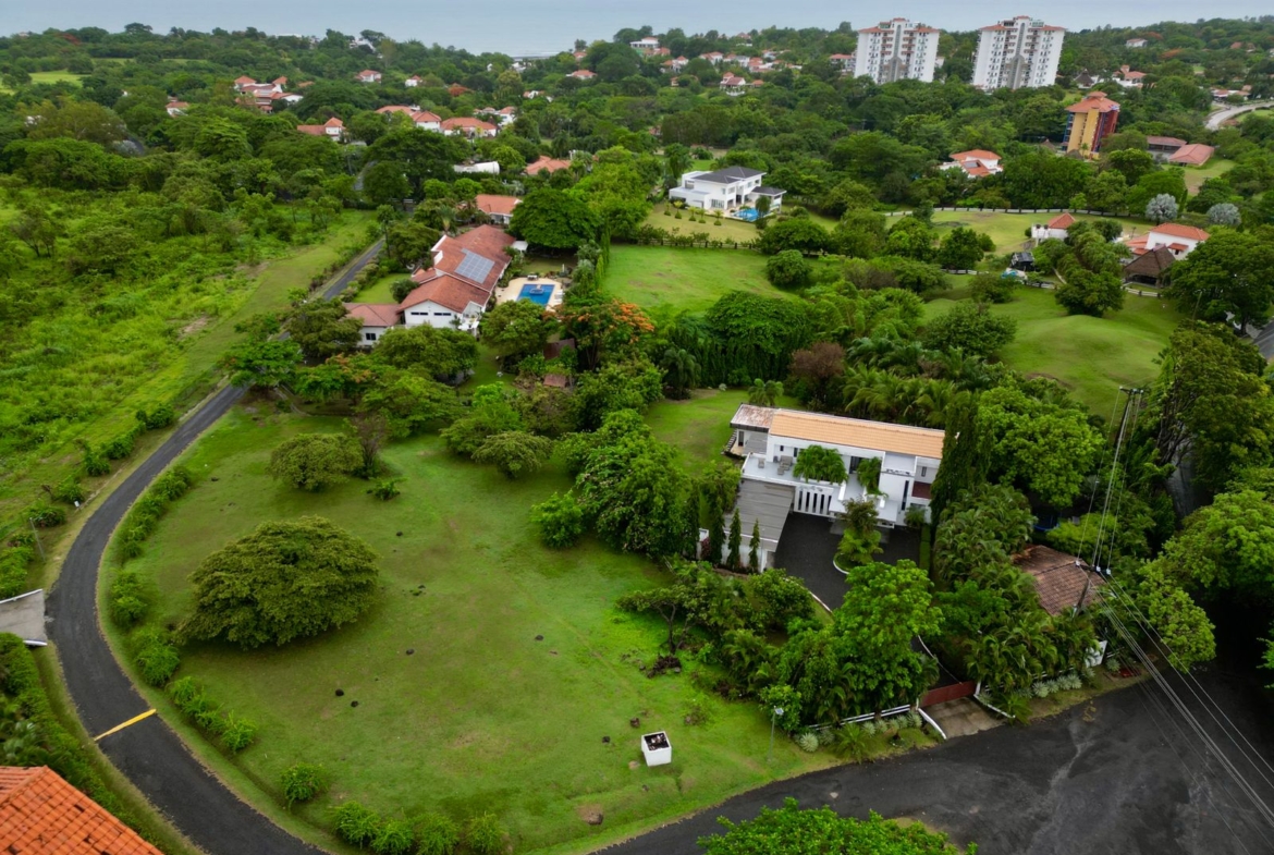TERRENO PUNTA BARCO RESORT