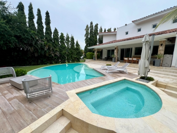 PUNTA BARCO VILLAGE CASA con Suite Principal Privada en Planta Alta