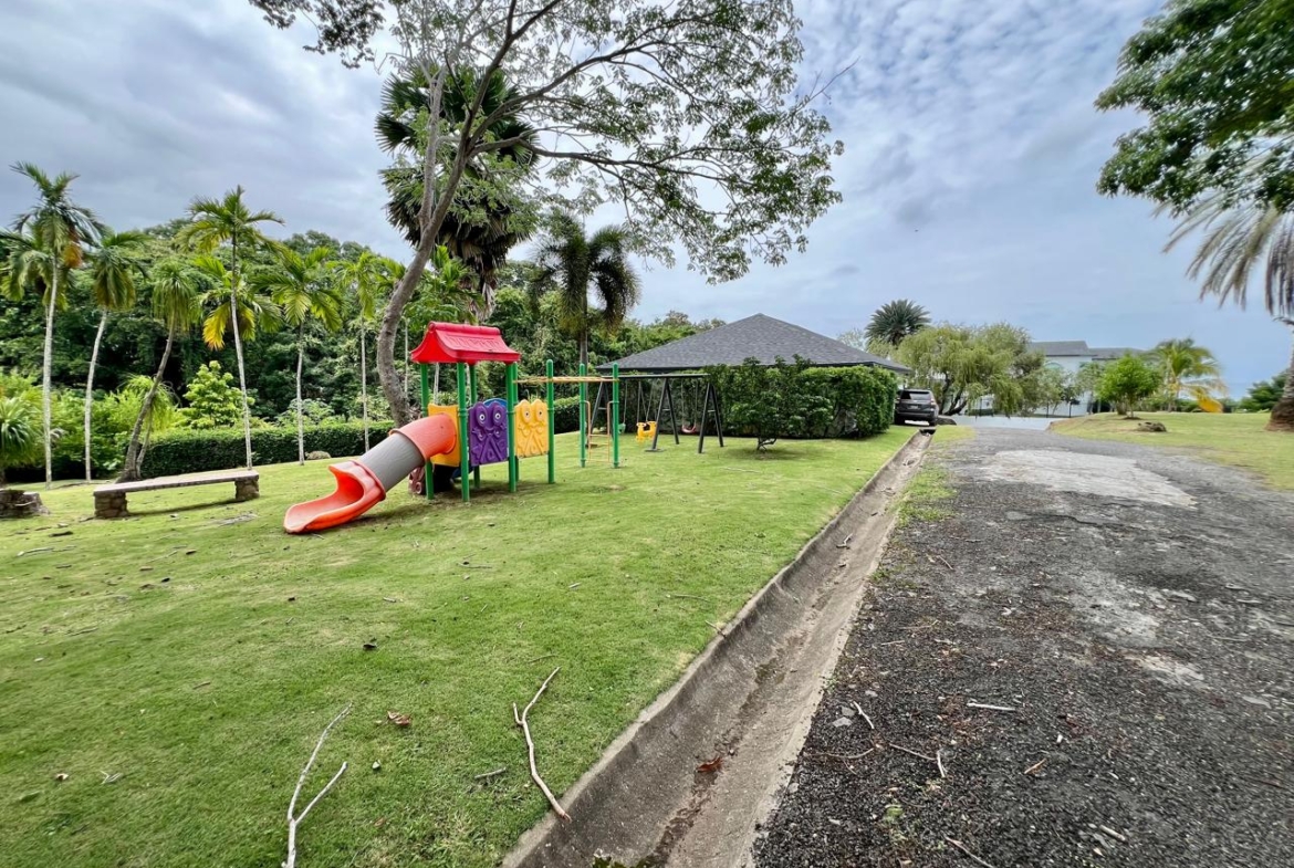 LAS GUÍAS DE ORIENTE – CHUMICO REDONDO ESTATE FRENTE AL MAR