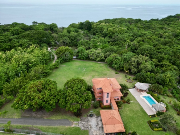 CASA CERCA DEL MAR EN CHUMICO REDONDO LAS GUIAS DE ORIENTE