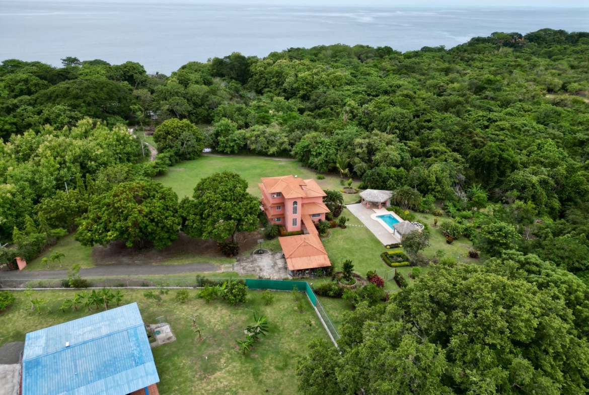 CASA CERCA DEL MAR EN CHUMICO REDONDO LAS GUIAS DE ORIENTE