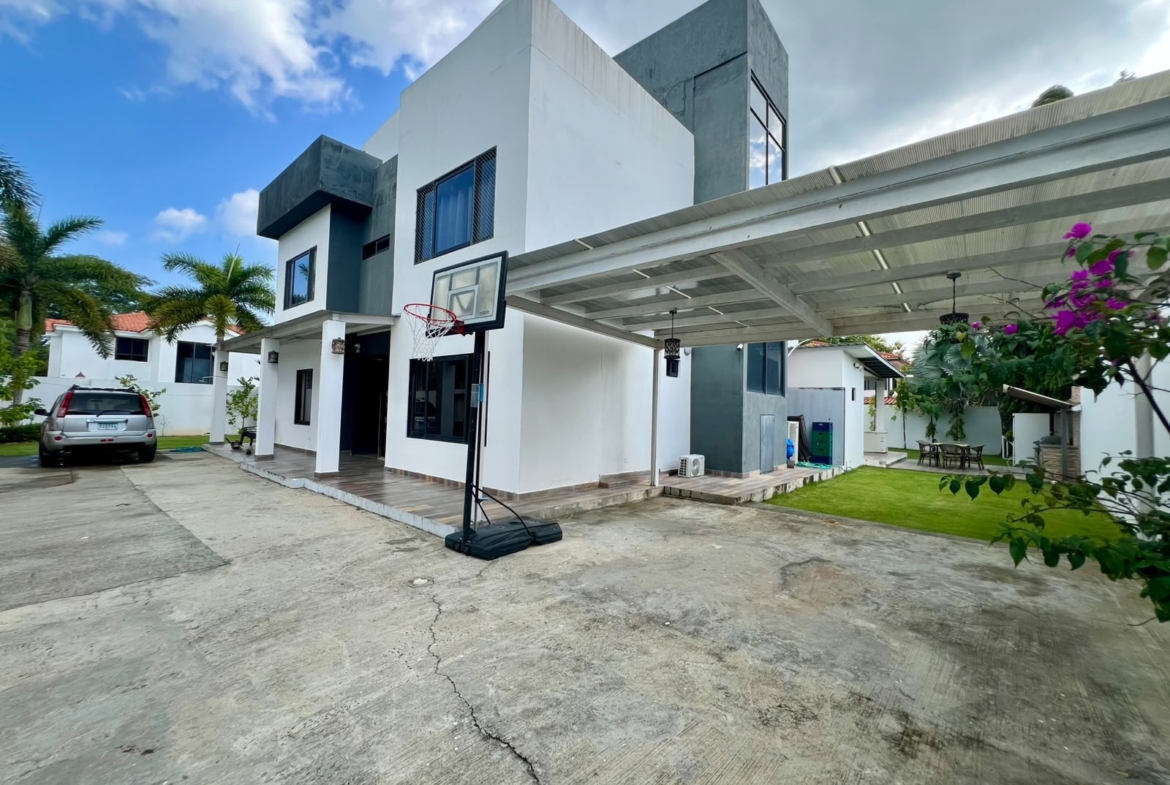 PLAYA BLANCA QUINTAS DEL SOL CASA DE 6 RECÁMARAS EN VENTA