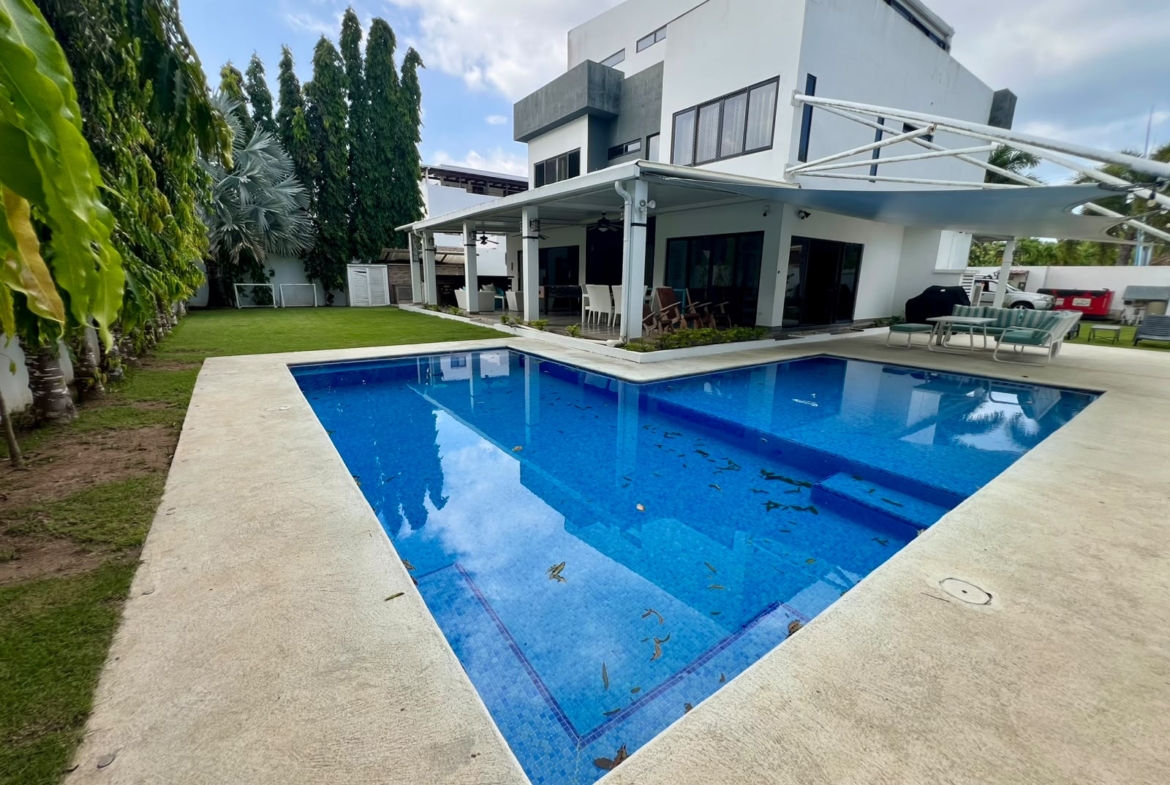 PLAYA BLANCA QUINTAS DEL SOL CASA DE 6 RECÁMARAS EN VENTA