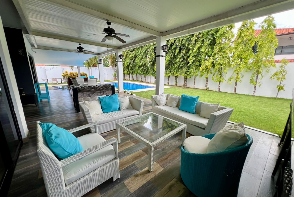 PLAYA BLANCA QUINTAS DEL SOL CASA DE 6 RECÁMARAS EN VENTA