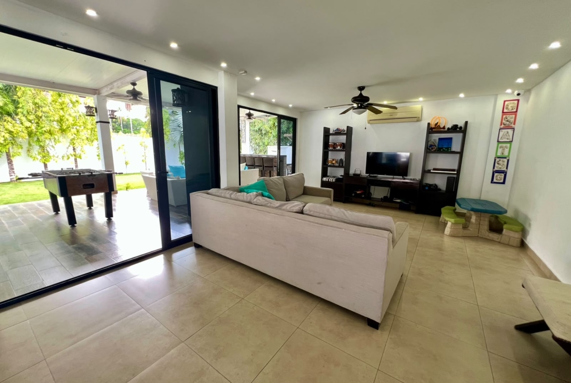 PLAYA BLANCA QUINTAS DEL SOL CASA DE 6 RECÁMARAS EN VENTA