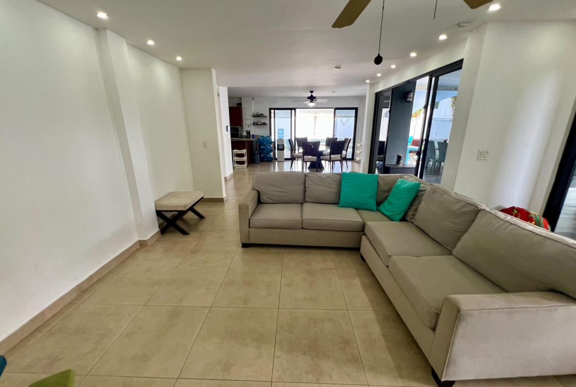 PLAYA BLANCA QUINTAS DEL SOL CASA DE 6 RECÁMARAS EN VENTA
