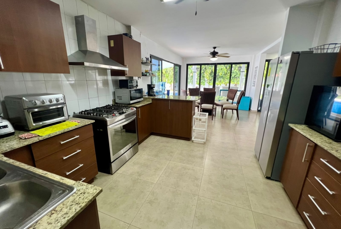 PLAYA BLANCA QUINTAS DEL SOL CASA DE 6 RECÁMARAS EN VENTA