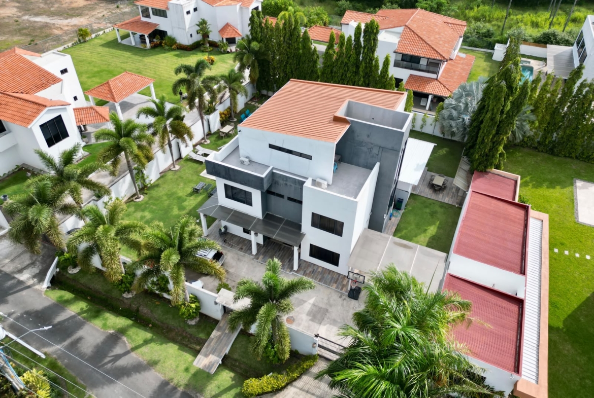 PLAYA BLANCA QUINTAS DEL SOL CASA DE 6 RECÁMARAS EN VENTA