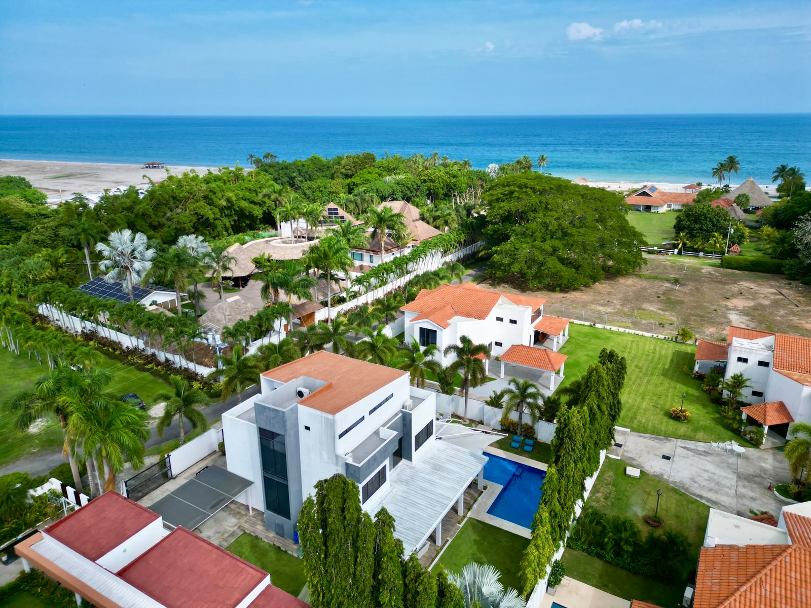 PLAYA BLANCA QUINTAS DEL SOL CASA DE 6 RECÁMARAS EN VENTA