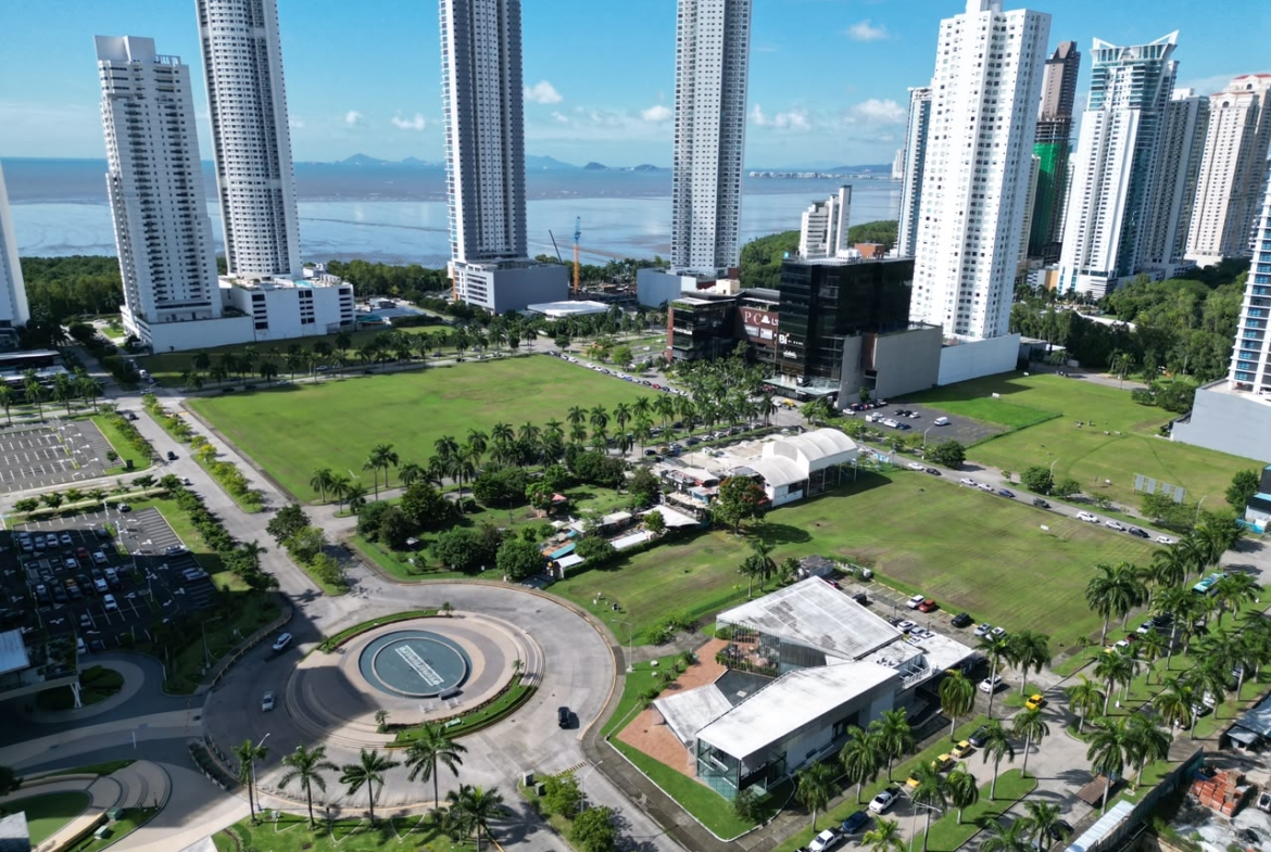 TERRENO COSTA DEL ESTE EN ESQUINA PARA DESARROLLO INMOBILIARIO 2
