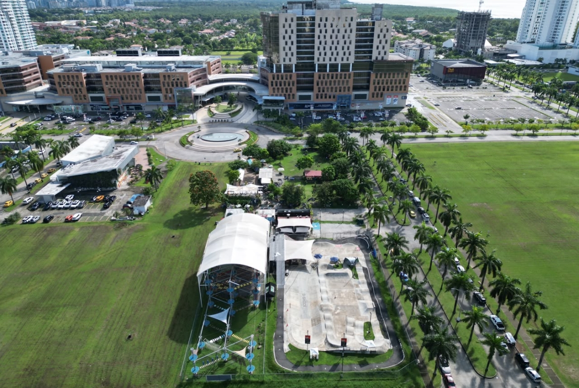 TERRENO COSTA DEL ESTE EN ESQUINA PARA DESARROLLO INMOBILIARIO 2