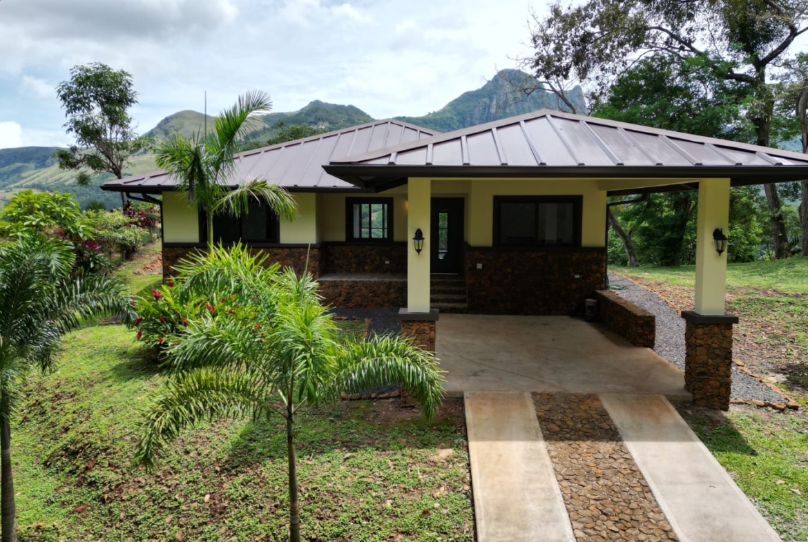 CASA EN VENTA EN ALTOS DEL MARÍA – DELICIOSO CLIMA | HERMOSA VISTA AL CERRO PICACHO