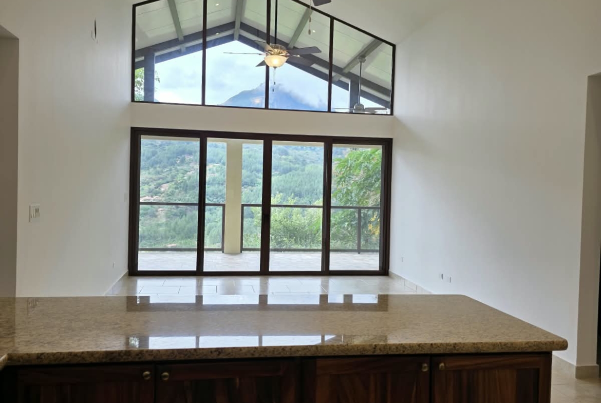 CASA EN VENTA EN ALTOS DEL MARÍA – DELICIOSO CLIMA | HERMOSA VISTA AL CERRO PICACHO