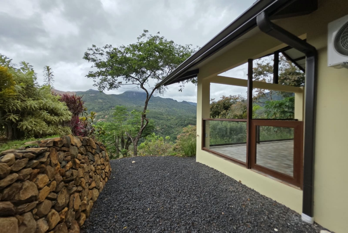 CASA EN VENTA EN ALTOS DEL MARÍA – DELICIOSO CLIMA | HERMOSA VISTA AL CERRO PICACHO